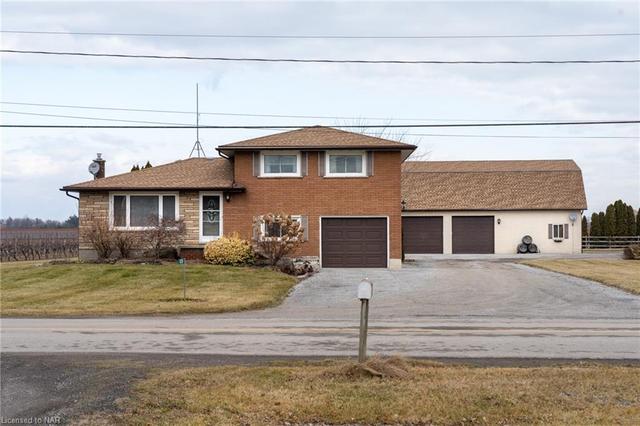 1030 Line 1 Road, Home with 3 bedrooms, 2 bathrooms and 11 parking in Niagara on the Lake ON | Image 12