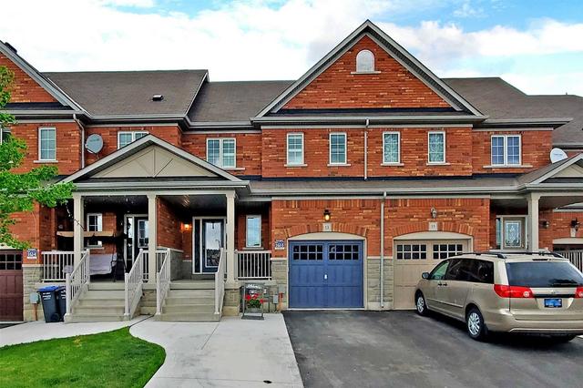 13 Burnstown Circ, House attached with 3 bedrooms, 4 bathrooms and 4 parking in Brampton ON | Image 1