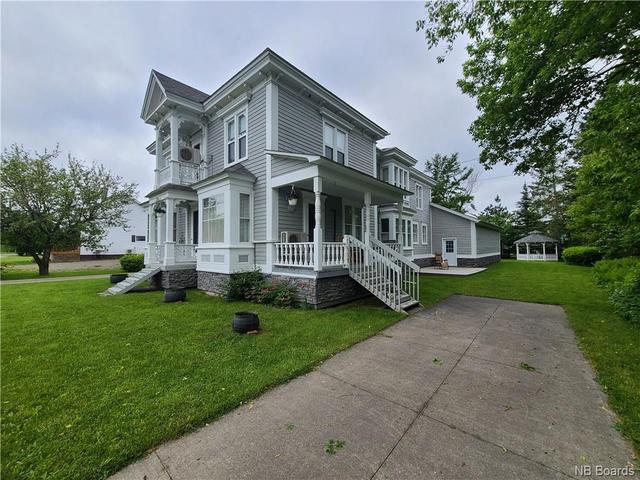 1265 West Riverside Drive, House detached with 5 bedrooms, 2 bathrooms and null parking in Perth Andover NB | Card Image