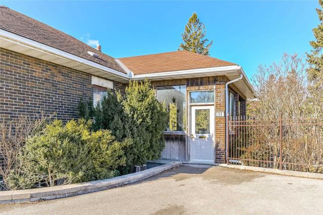 208 Eramosa Rd, House detached with 3 bedrooms, 3 bathrooms and 10 parking in Guelph ON | Image 12