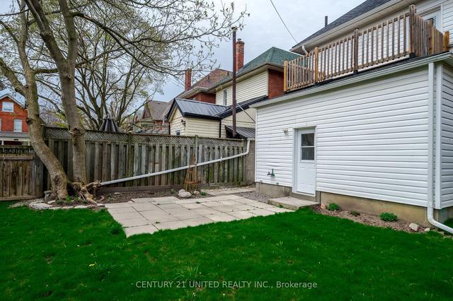 493 King St, House detached with 2 bedrooms, 2 bathrooms and 3 parking in Peterborough ON | Image 31