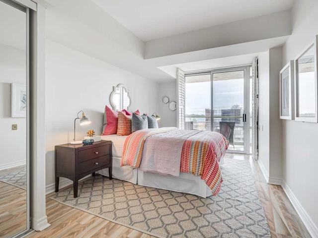 817 - 39 Parliament St, Condo with 2 bedrooms, 2 bathrooms and 1 parking in Toronto ON | Image 3