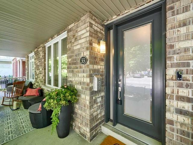 33 Whistle Post St, House semidetached with 3 bedrooms, 3 bathrooms and 1 parking in Toronto ON | Image 1