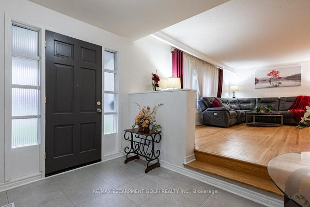 4 Tanner Circ, House detached with 4 bedrooms, 3 bathrooms and 8 parking in St. Catharines ON | Image 5
