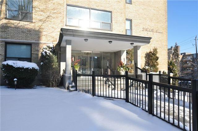 103 - 2 Ridelle Ave, Condo with 2 bedrooms, 1 bathrooms and 1 parking in Toronto ON | Image 2