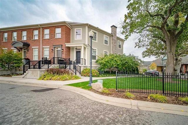 25 Willow Bank Common, Townhouse with 3 bedrooms, 4 bathrooms and 2 parking in St. Catharines ON | Image 2