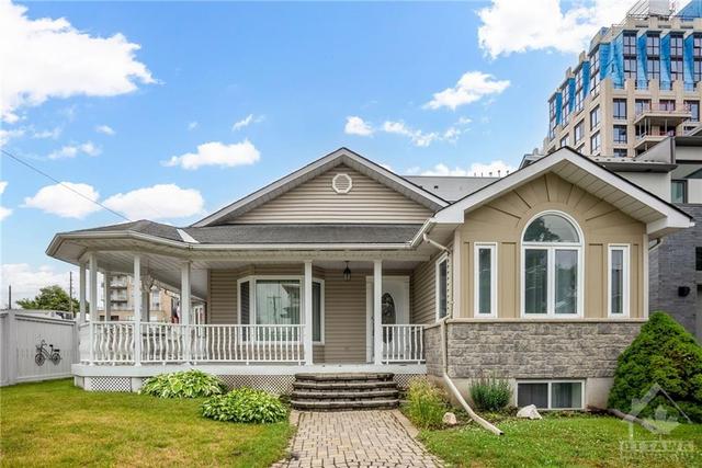 348 Carleton Avenue, House detached with 4 bedrooms, 3 bathrooms and 4 parking in Ottawa ON | Image 1