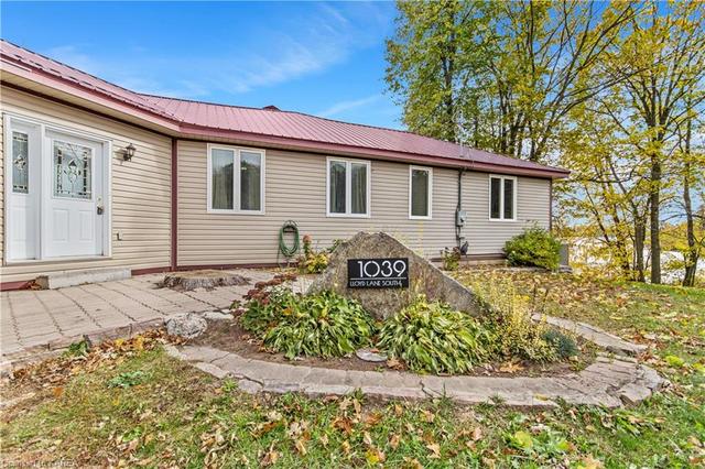 1039 Lloyd Lane, House detached with 3 bedrooms, 2 bathrooms and 8 parking in South Frontenac ON | Image 41