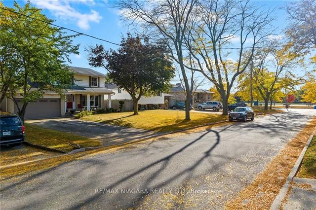 6 Baraniuk St, House detached with 4 bedrooms, 2 bathrooms and 6 parking in St. Catharines ON | Image 35