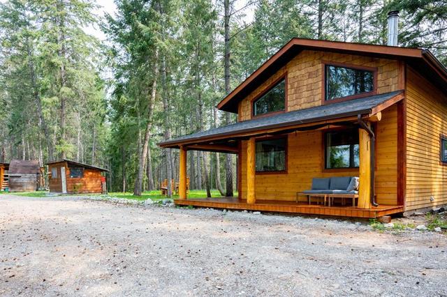 644 Lapp Rd, House detached with 8 bedrooms, 9 bathrooms and null parking in Columbia Shuswap A BC | Image 58
