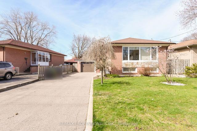164 Wellesworth Dr, House detached with 3 bedrooms, 2 bathrooms and 5 parking in Toronto ON | Image 33