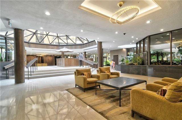 1402 - 280 Simcoe St, Condo with 2 bedrooms, 2 bathrooms and 1 parking in Toronto ON | Image 9