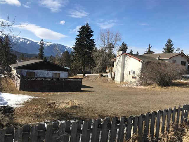 1640 Sinclair Ave, House detached with 3 bedrooms, 3 bathrooms and 6 parking in East Kootenay F BC | Image 6