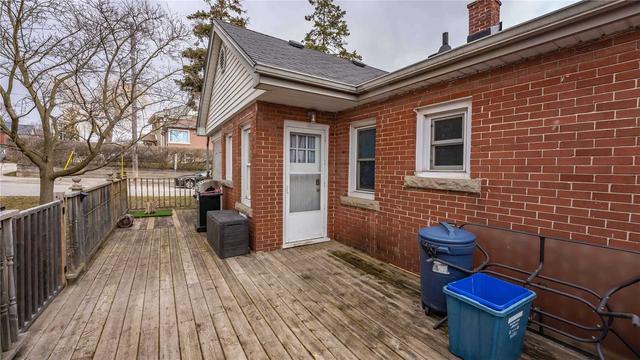 70 Lawrence St, House detached with 2 bedrooms, 2 bathrooms and 2 parking in Brantford ON | Image 24