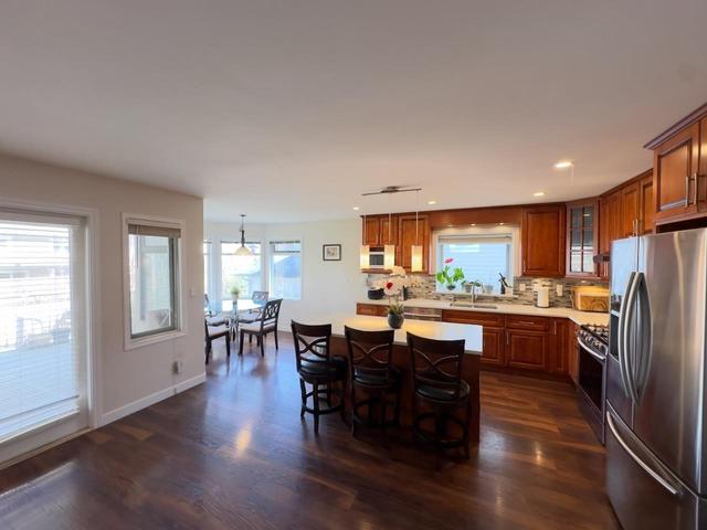 17xxx 0 Avenue, House detached with 5 bedrooms, 3 bathrooms and 4 parking in Surrey BC | Image 2