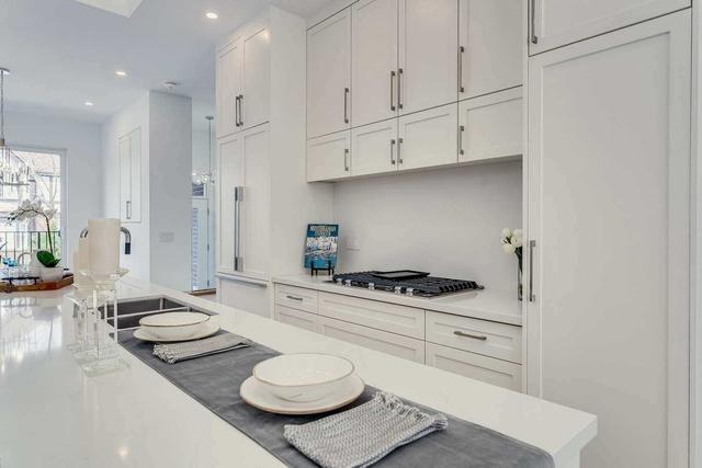 d - 241 Lytton Blvd, House attached with 3 bedrooms, 3 bathrooms and 2 parking in Toronto ON | Image 3