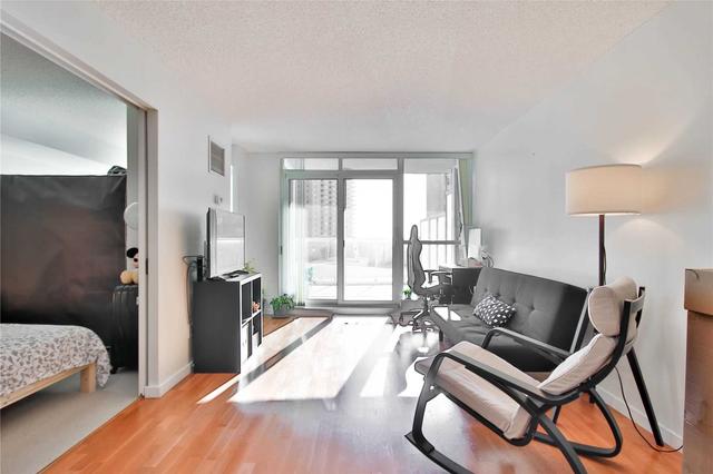 404 - 208 Queens Quay W, Condo with 1 bedrooms, 2 bathrooms and 1 parking in Toronto ON | Image 11