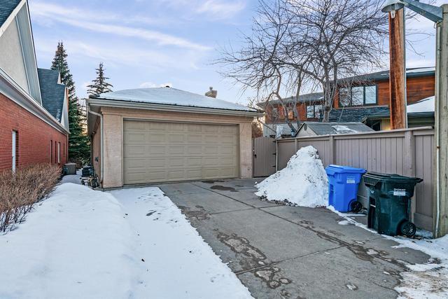 1122 Talon Avenue Sw, House detached with 5 bedrooms, 2 bathrooms and 4 parking in Calgary AB | Image 44
