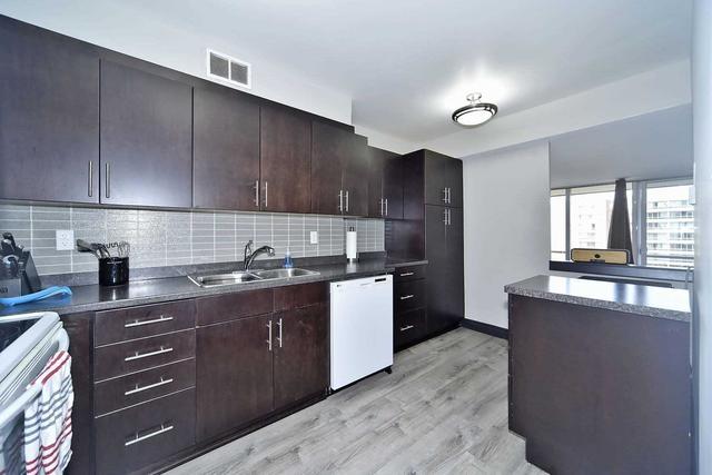 813 - 25 Four Winds Dr, Condo with 3 bedrooms, 2 bathrooms and 1 parking in Toronto ON | Image 15