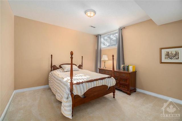 62 Sable Run Drive, Townhouse with 3 bedrooms, 3 bathrooms and 6 parking in Ottawa ON | Image 18