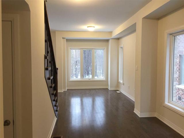 7 Oliana Way, Condo with 3 bedrooms, 3 bathrooms and 1 parking in Brampton ON | Image 3