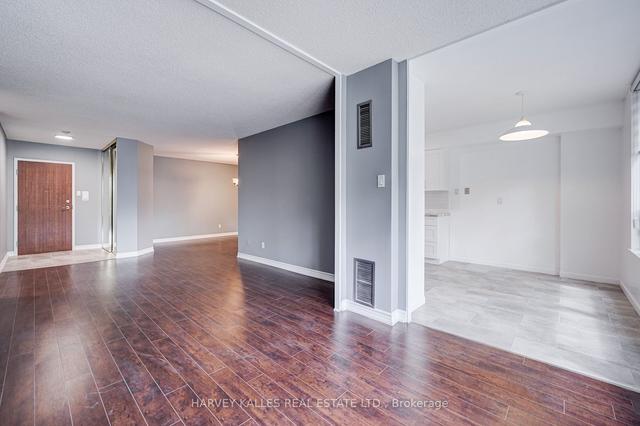 212 - 120 Promenade Circ, Condo with 2 bedrooms, 2 bathrooms and 1 parking in Vaughan ON | Image 8
