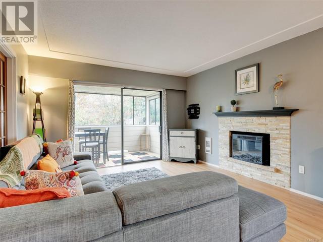 207 - 3160 Irma St, Condo with 2 bedrooms, 1 bathrooms and 1 parking in Victoria BC | Card Image