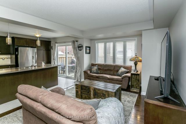 225 Mortimer Cres, House attached with 3 bedrooms, 3 bathrooms and 2 parking in Milton ON | Image 6