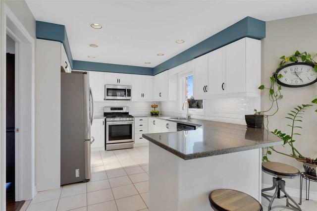 94 Northview Cres, House detached with 4 bedrooms, 4 bathrooms and 11 parking in Barrie ON | Image 4