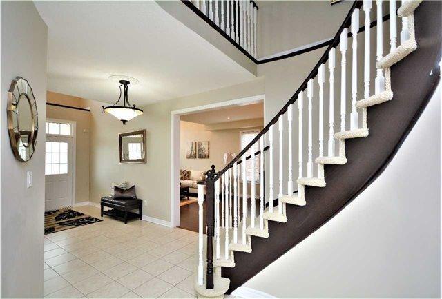41 Regalia Way, House detached with 4 bedrooms, 4 bathrooms and 4 parking in Barrie ON | Image 3