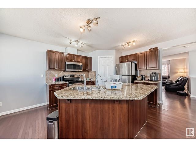 205 51a St Sw, House semidetached with 4 bedrooms, 3 bathrooms and null parking in Edmonton AB | Image 5