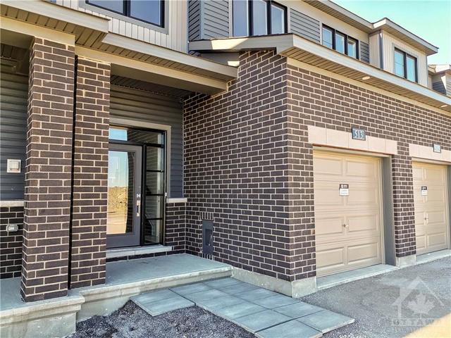 513 Winterset Road, Townhouse with 3 bedrooms, 4 bathrooms and 2 parking in Ottawa ON | Image 2