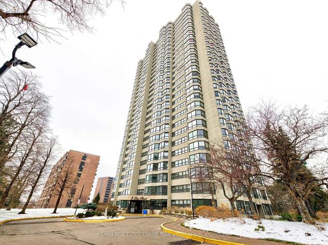 1404 - 8 Lisa St, Condo with 1 bedrooms, 2 bathrooms and 1 parking in Brampton ON | Image 1