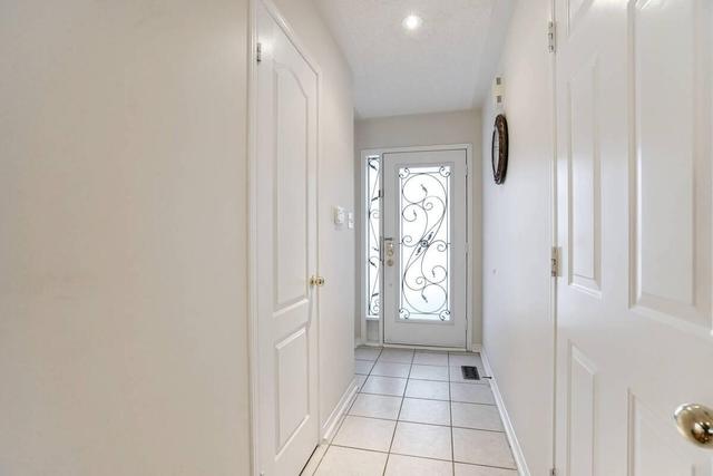 3564 Southwick St, House semidetached with 3 bedrooms, 3 bathrooms and 3 parking in Mississauga ON | Image 28