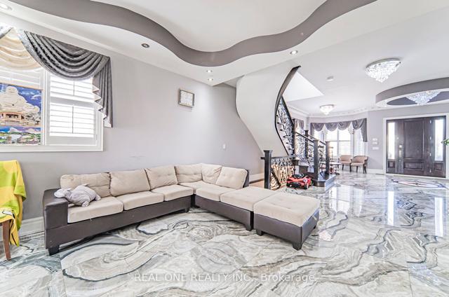 59 Bentworth Ave, House detached with 4 bedrooms, 7 bathrooms and 4 parking in Toronto ON | Image 3