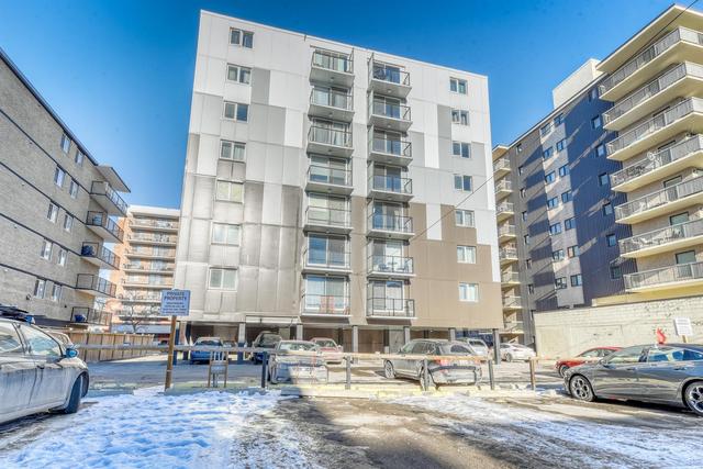 801 - 1111 15 Avenue Sw, Condo with 2 bedrooms, 1 bathrooms and 1 parking in Calgary AB | Image 3