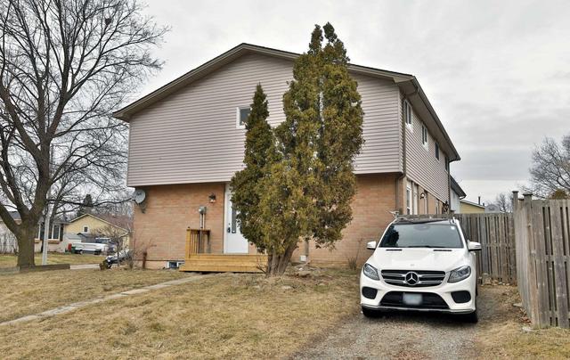 2 Golden Orchard Dr, House semidetached with 4 bedrooms, 3 bathrooms and 1 parking in Hamilton ON | Image 19