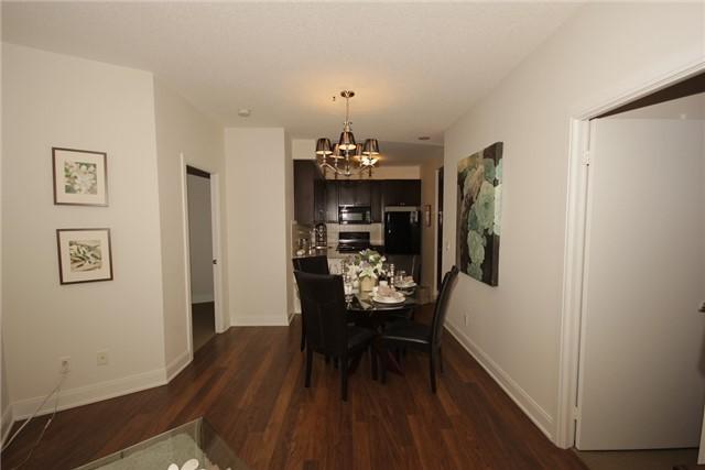 518 - 135 Village Green Sq, Condo with 2 bedrooms, 2 bathrooms and 1 parking in Toronto ON | Image 5