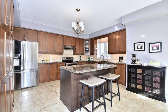 65 Vitlor Dr, House detached with 4 bedrooms, 4 bathrooms and 6 parking in Richmond Hill ON | Image 10