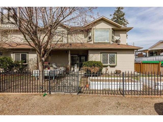 836 Patterson Avenue, House detached with 4 bedrooms, 2 bathrooms and 5 parking in Kelowna BC | Image 1