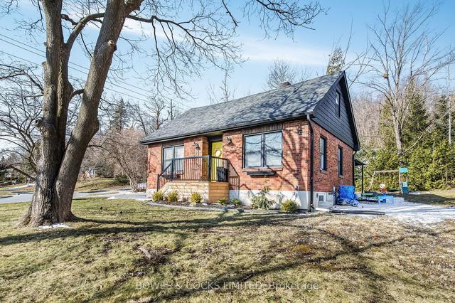 990 Montague Crt, House detached with 3 bedrooms, 2 bathrooms and 6 parking in Peterborough ON | Image 12