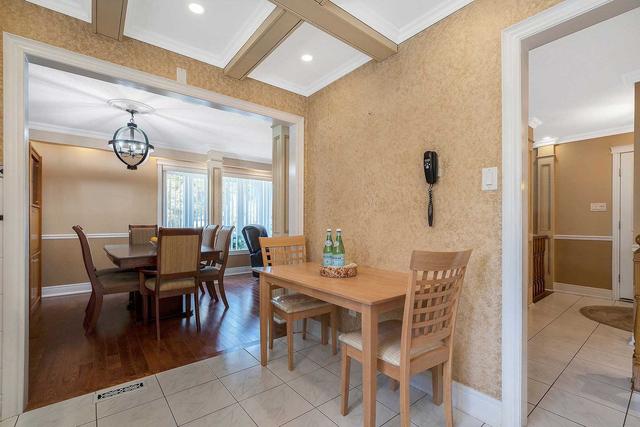 87 Elgin Dr, House detached with 3 bedrooms, 2 bathrooms and 5 parking in Brampton ON | Image 5