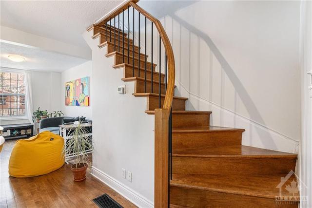 59 St Andrew Street, Townhouse with 3 bedrooms, 2 bathrooms and null parking in Ottawa ON | Image 4