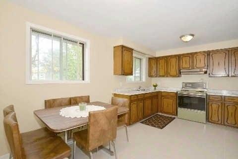 upper - 2 Iangrove Terr, House attached with 3 bedrooms, 1 bathrooms and 1 parking in Toronto ON | Image 7