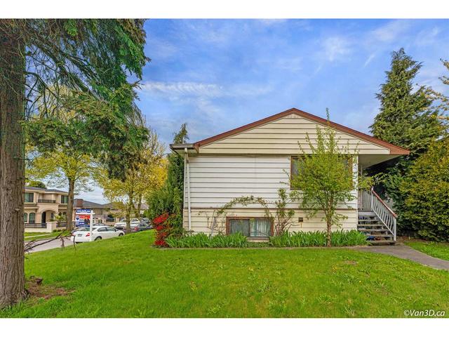 1387 E 59th Avenue, House detached with 5 bedrooms, 2 bathrooms and null parking in Vancouver BC | Card Image