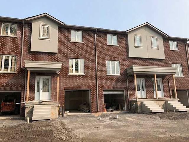 4 - 17 East St, House attached with 3 bedrooms, 3 bathrooms and 2 parking in St. Catharines ON | Image 3