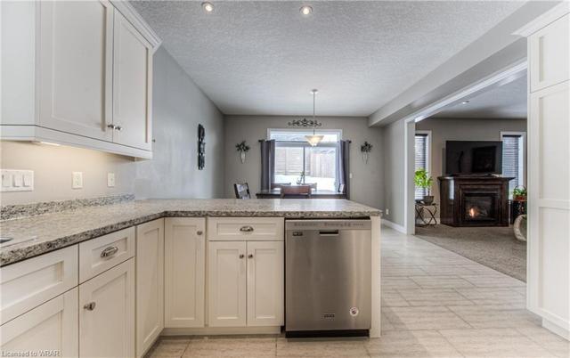 323 Thornhill Place, House detached with 3 bedrooms, 2 bathrooms and 6 parking in Waterloo ON | Image 13