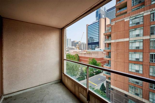 606 - 909 Bay St, Condo with 1 bedrooms, 1 bathrooms and 1 parking in Toronto ON | Image 25
