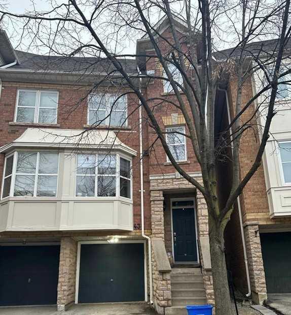43 Michael Way S, Townhouse with 3 bedrooms, 3 bathrooms and 2 parking in Markham ON | Image 1