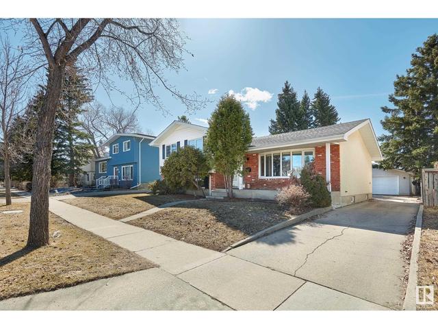 16111 78 Av Nw, House detached with 4 bedrooms, 1 bathrooms and null parking in Edmonton AB | Image 2